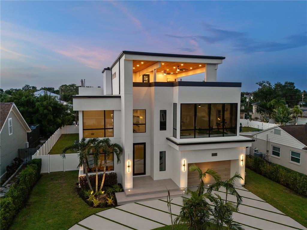 W Watrous Ave, Tampa, FL 33629