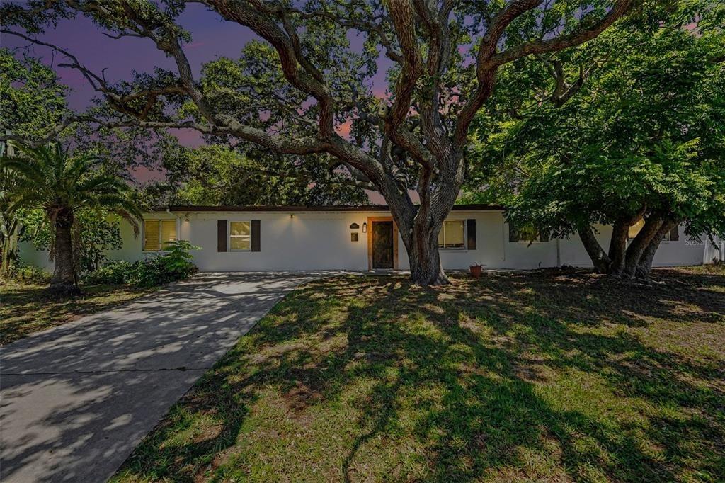 Garden Cir, Belleair, FL 33756