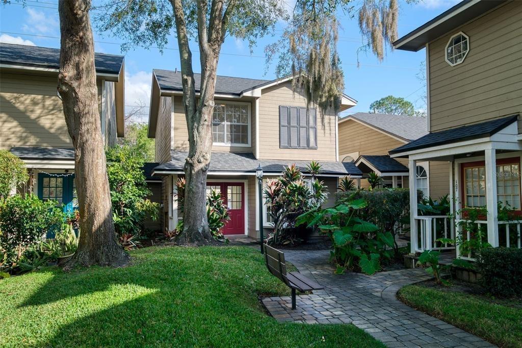 Scotchwood Gln, Orlando, FL 32822