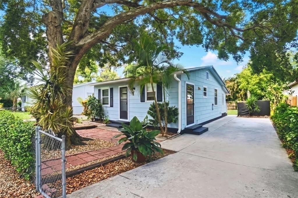 Newark St N, Saint Petersburg, FL 33714