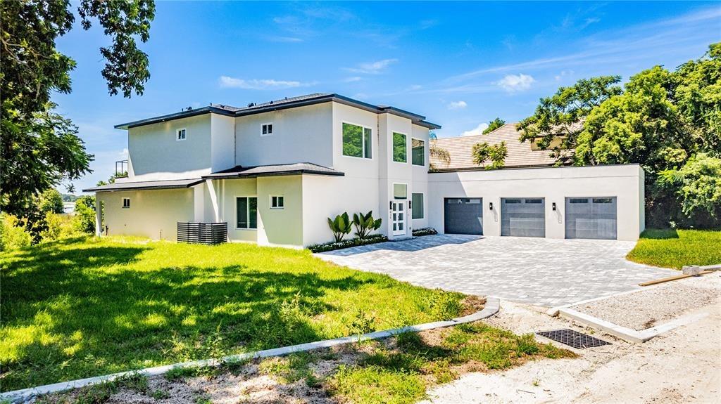 E 7th Ave, Windermere, FL 34786