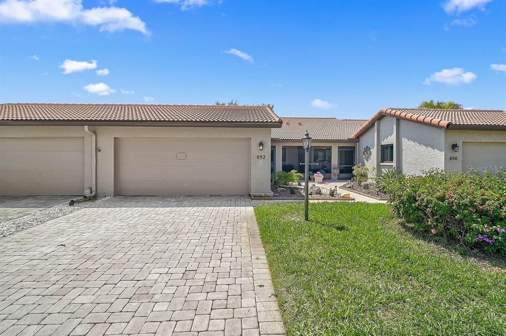 Country Club Cir, Venice, FL 34293