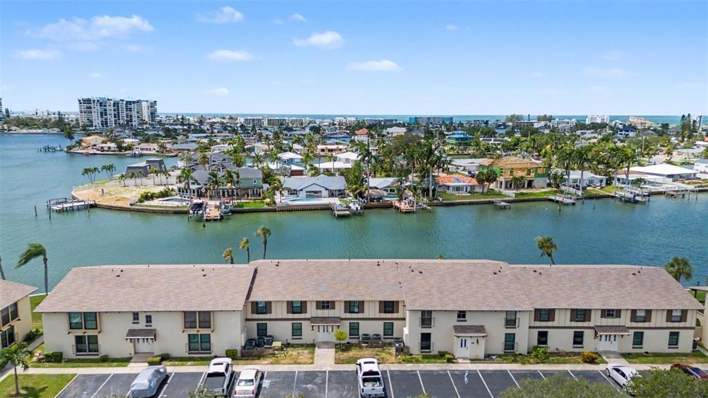 Plaza Seville Ct, Treasure Island, FL 33706