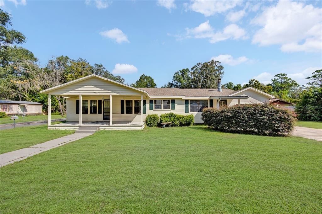 Senter Ave Nw, Branford, FL 32008