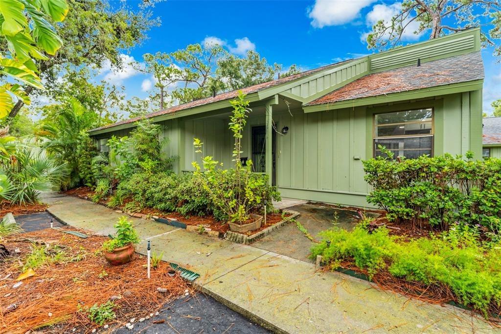 Barrington Cir, Sarasota, FL 34234