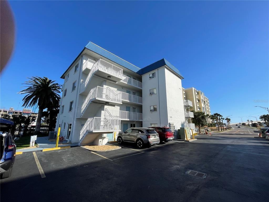 Bayway Blvd, Clearwater Beach, FL 33767