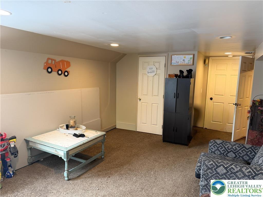 E Mountain Top Rd, Summit Hill, PA 18250