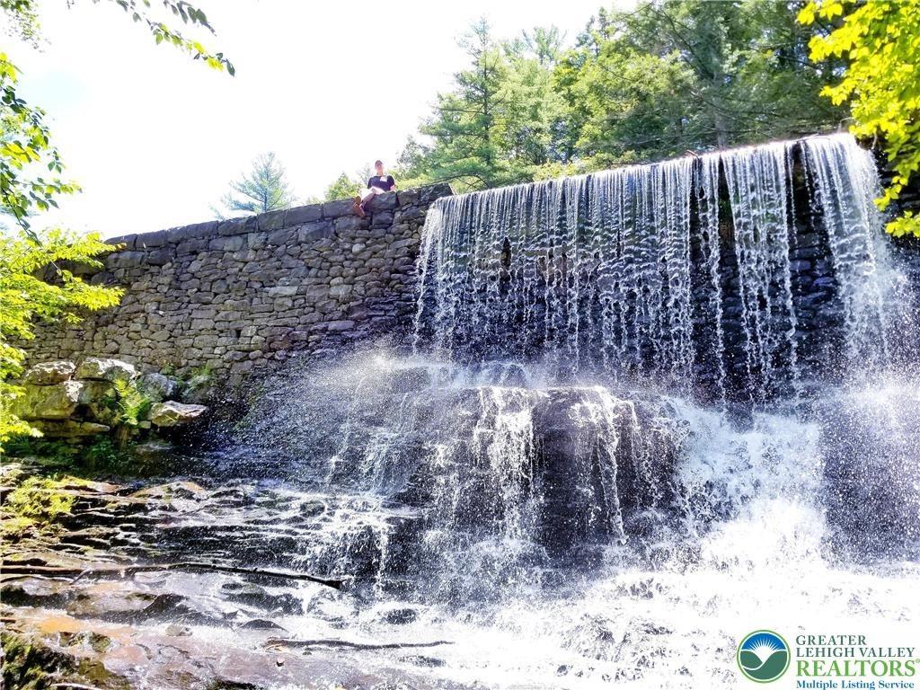 Garden Dr, Tobyhanna, PA 18466