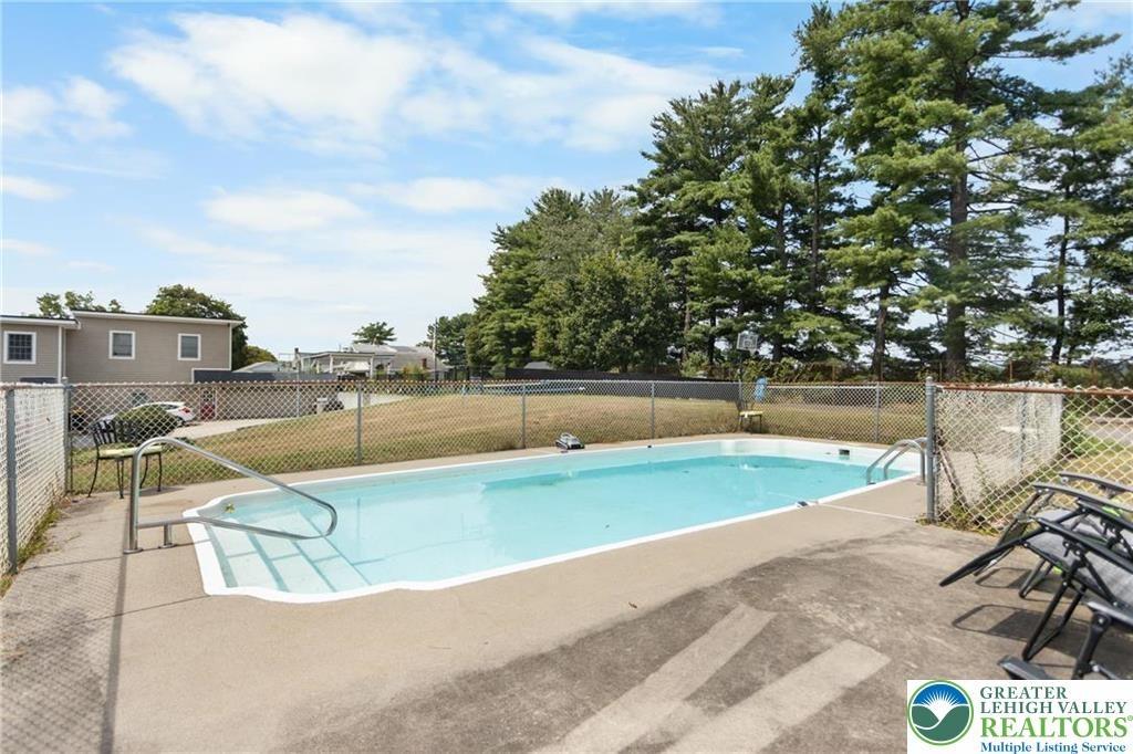 Elk Ave, Pottsville, PA 17901