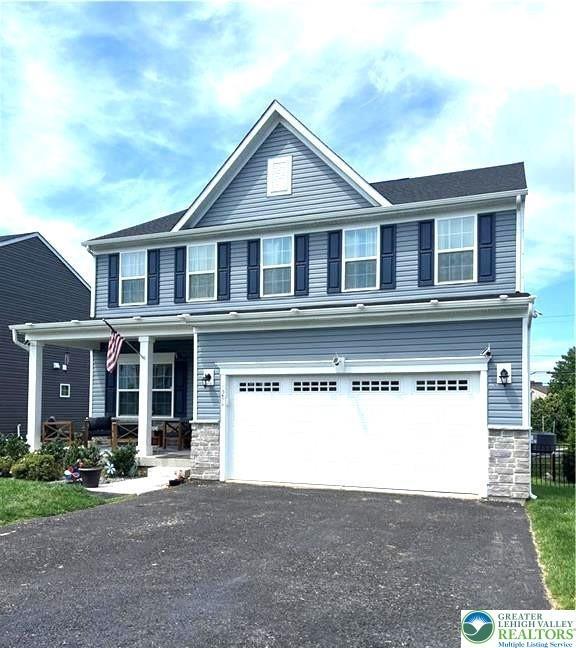 Woodmont Ln, Catasauqua, PA 18032