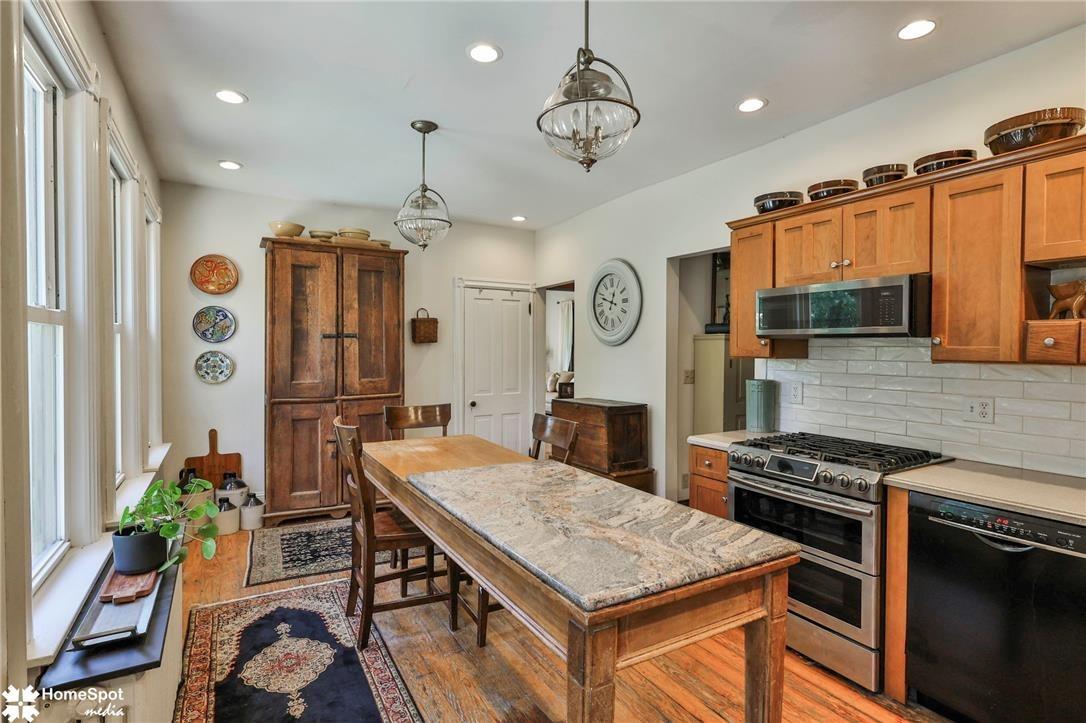 E Station Ave, Coopersburg, PA 18036