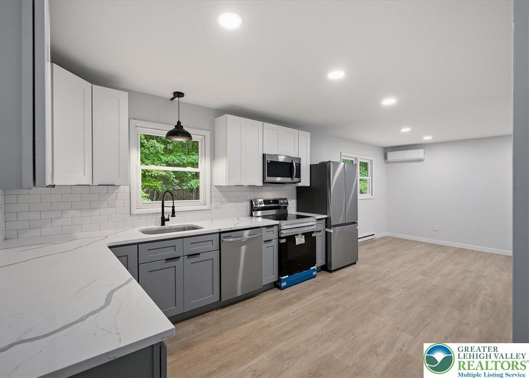 Jennifer Ln, Effort, PA 18330