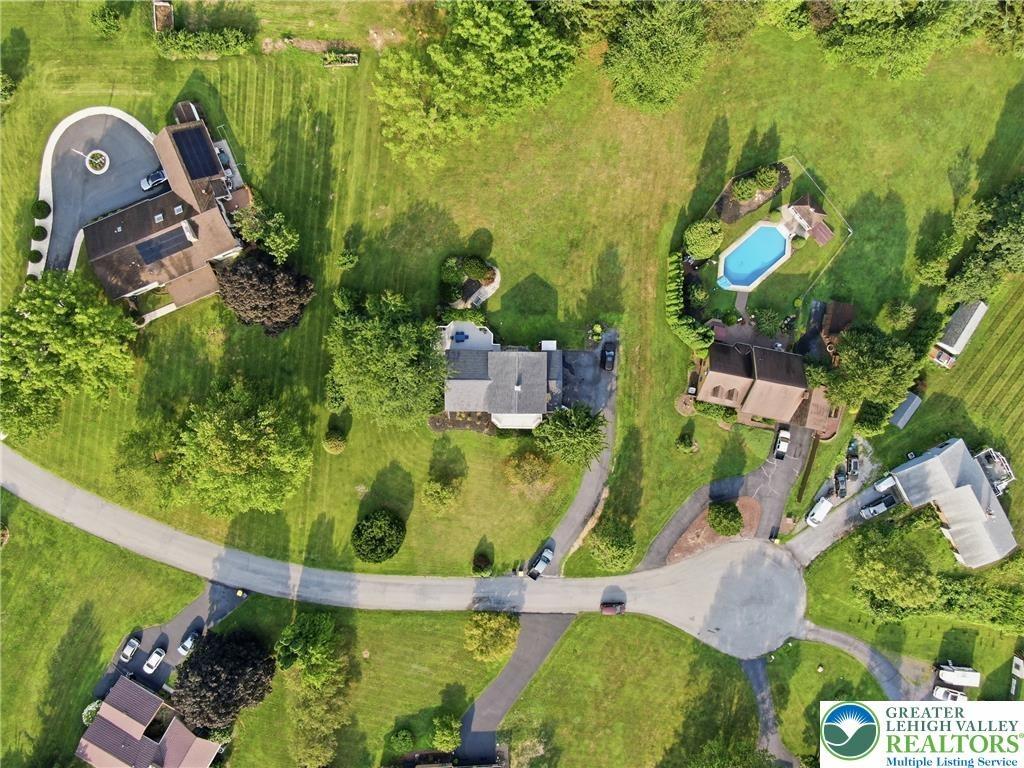 Steven Ln, Walnutport, PA 18088