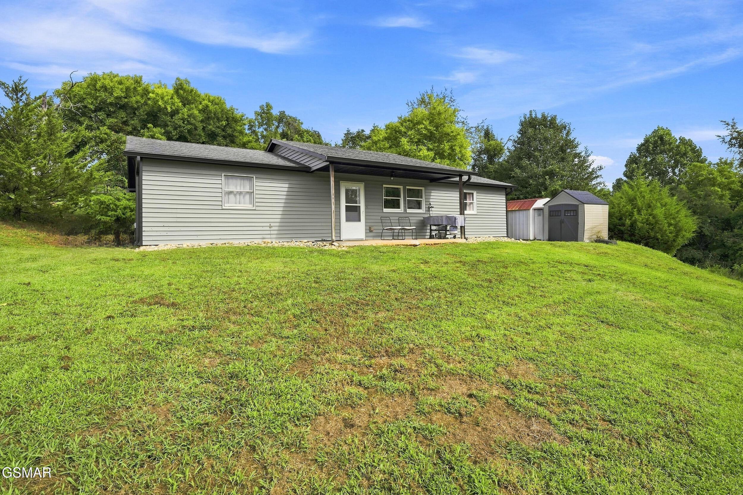 Hayes Dr, Kodak, TN 37764
