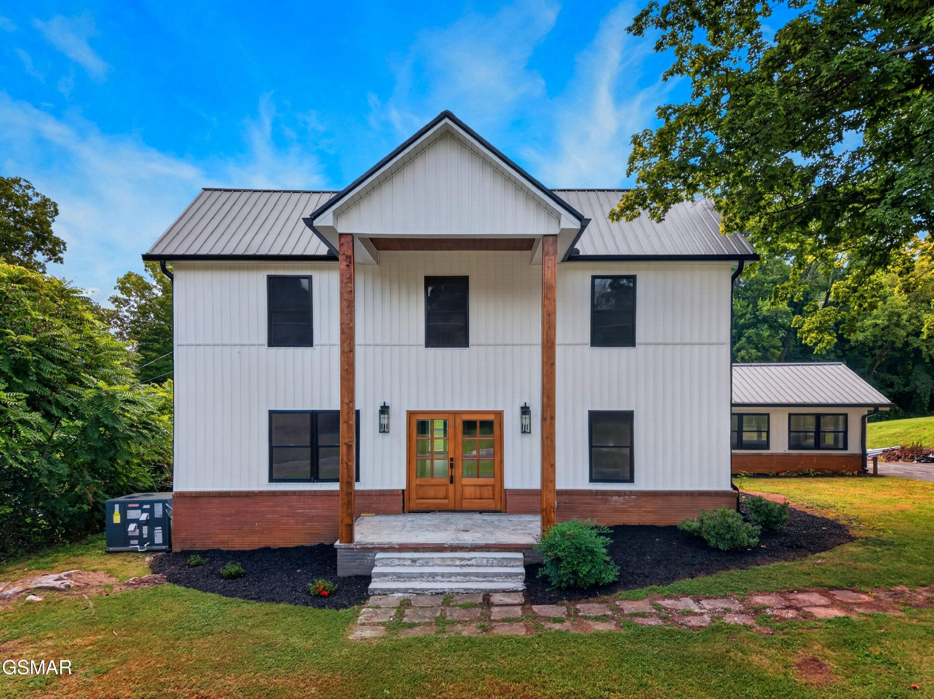 W Meeting St, Dandridge, TN 37725
