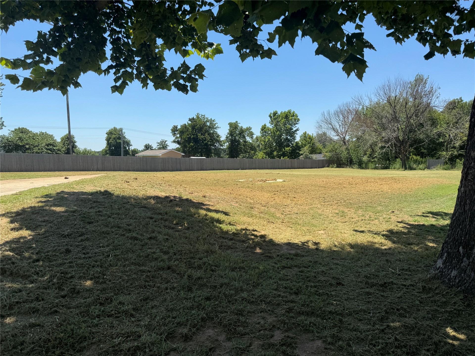 Meadow Ln, Choctaw, OK 73020