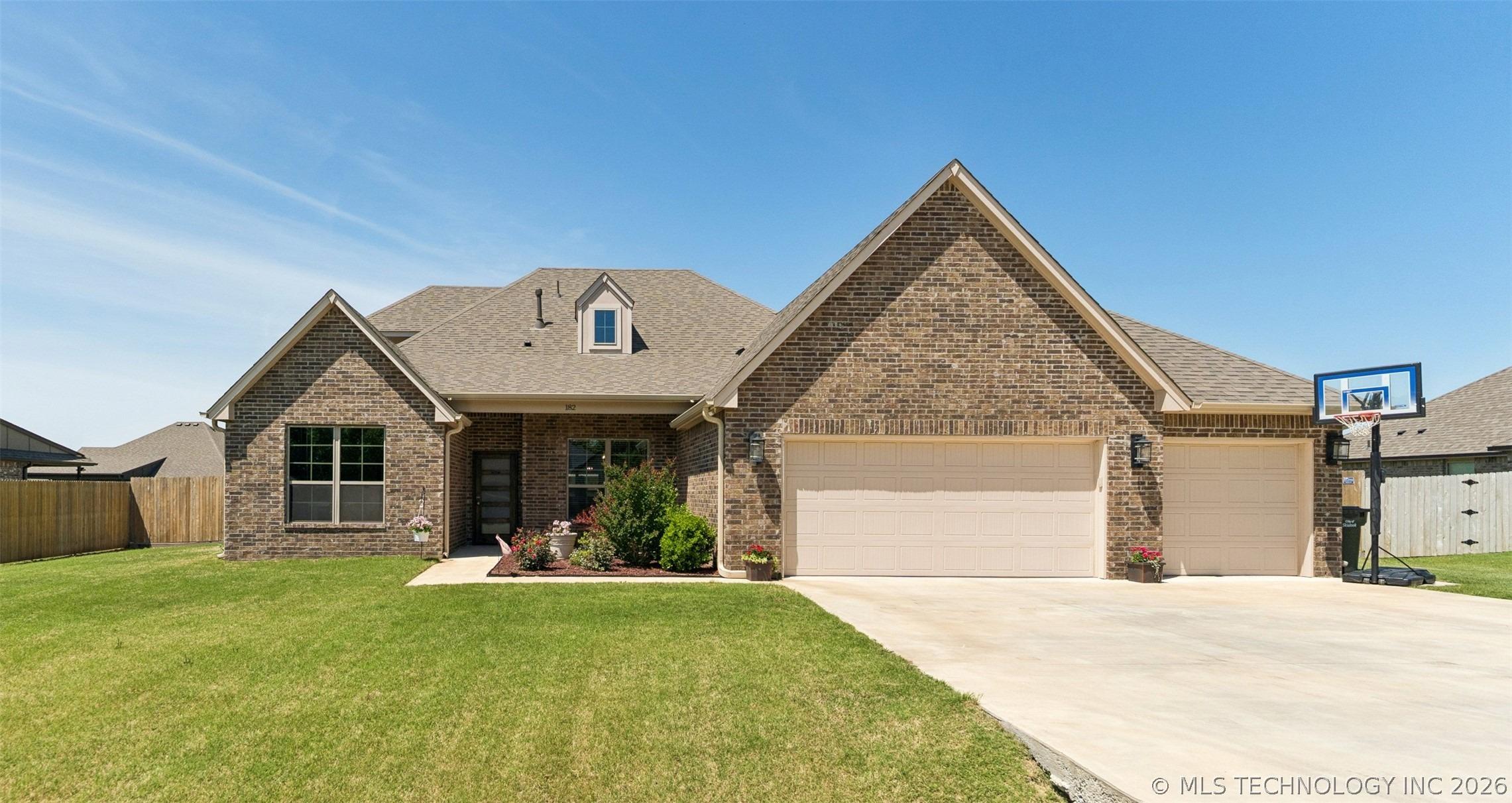 N Phillips St, Skiatook, OK 74070