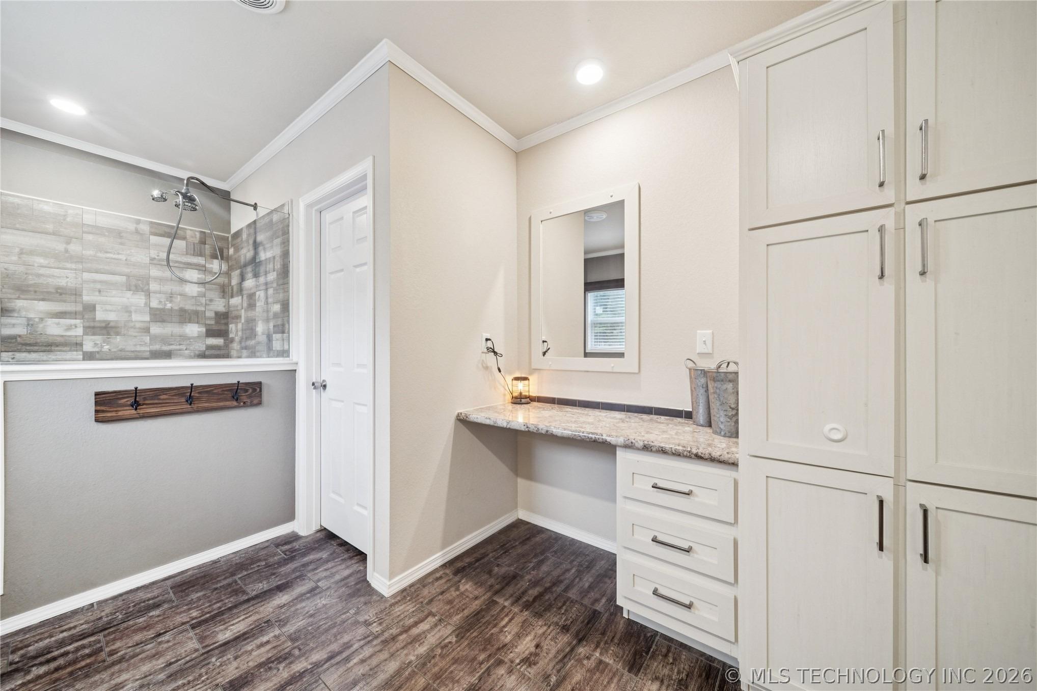 W 690 Rd, Hulbert, OK 74441