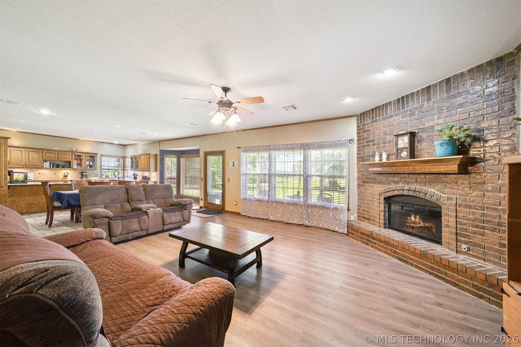 Ne Oakridge Dr, Claremore, OK 74017
