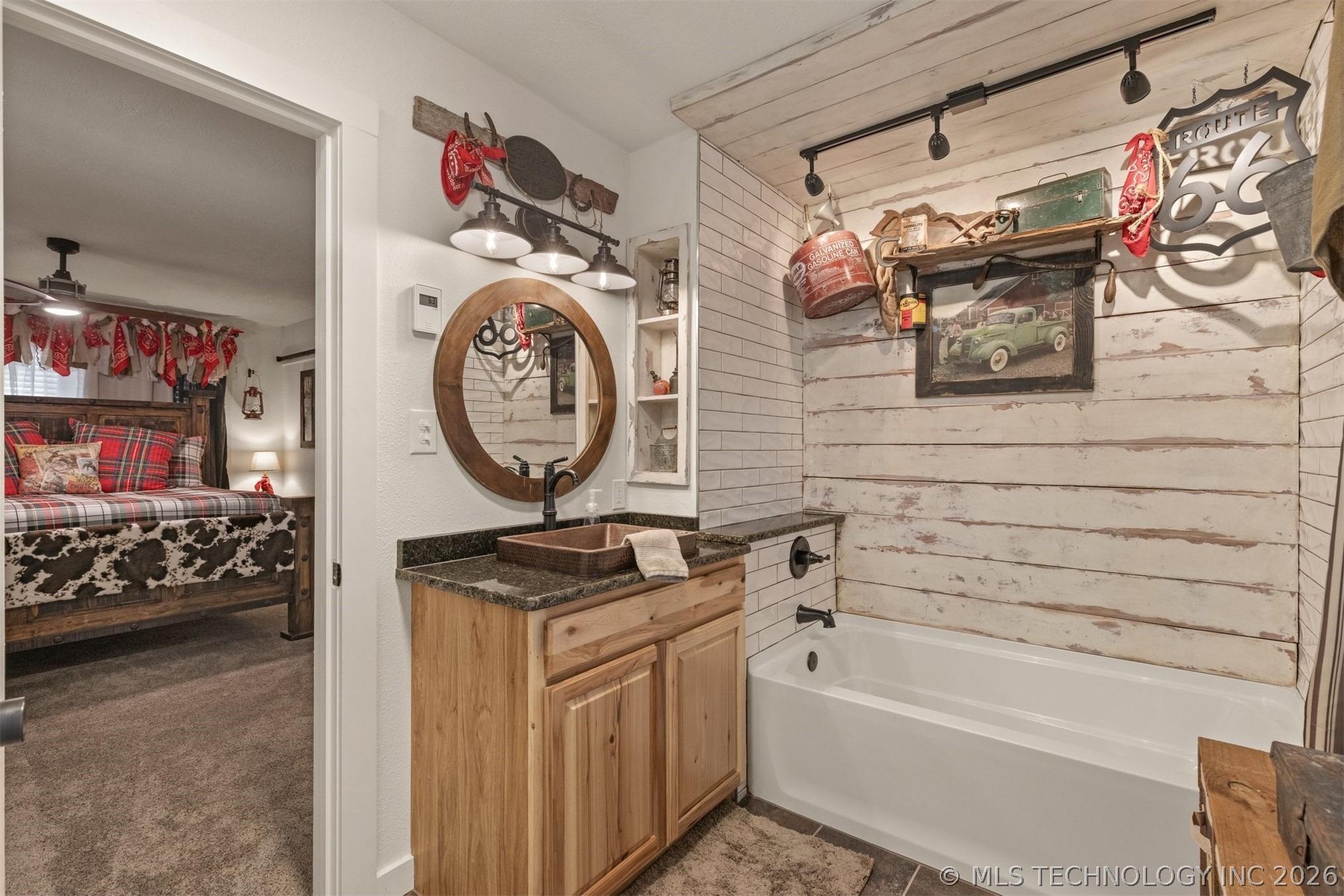 N 7th St, Jay, OK 74346