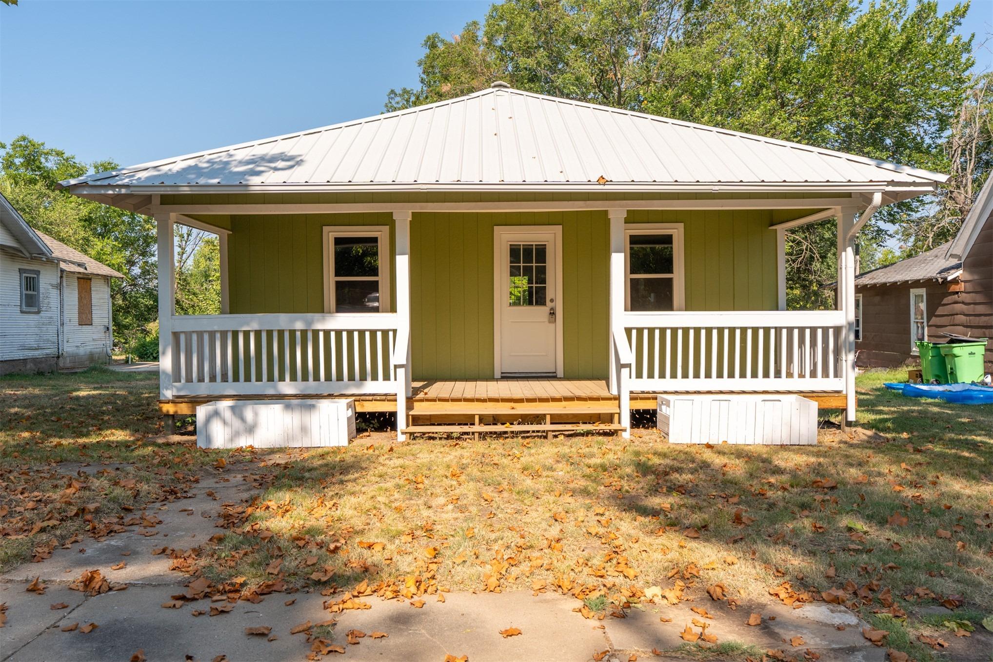 S 9th St, Okemah, OK 74859