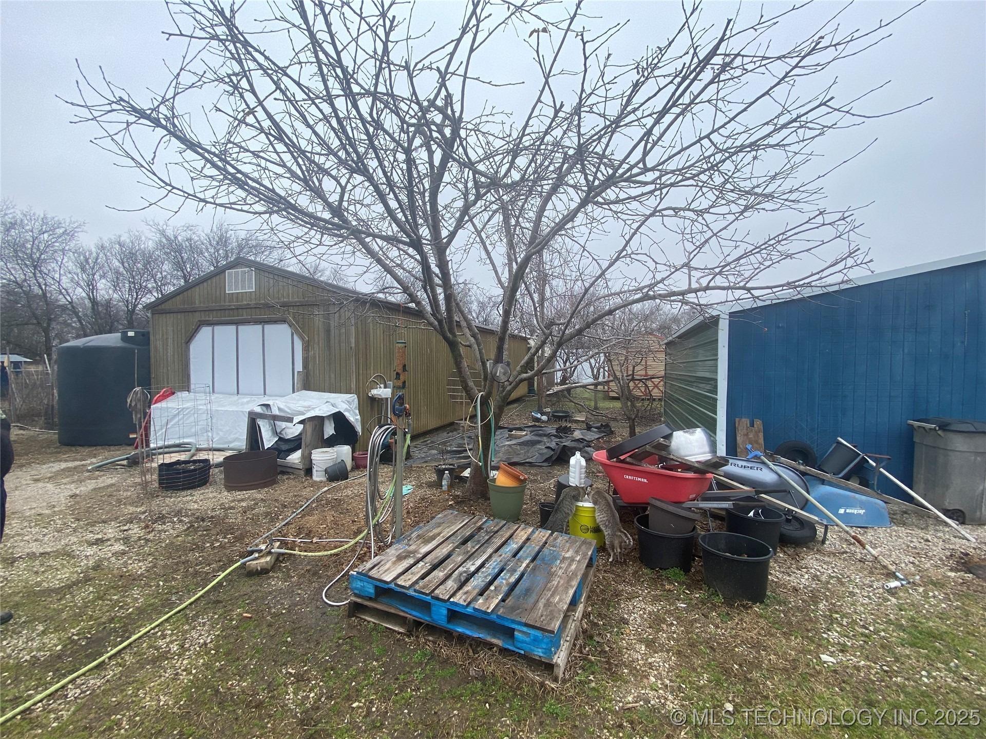 S 184th St W, Council Hill, OK 74428