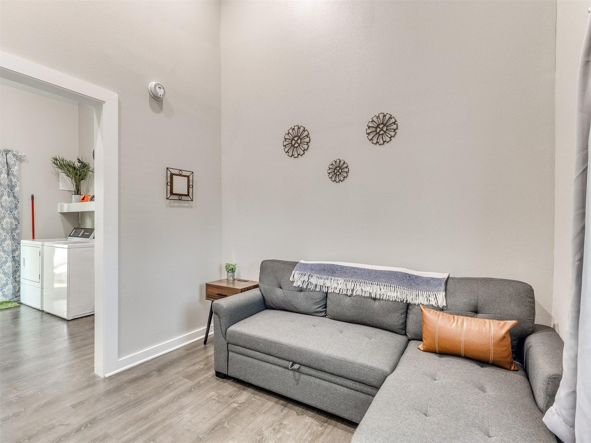 E 15th St, Tulsa, OK 74112