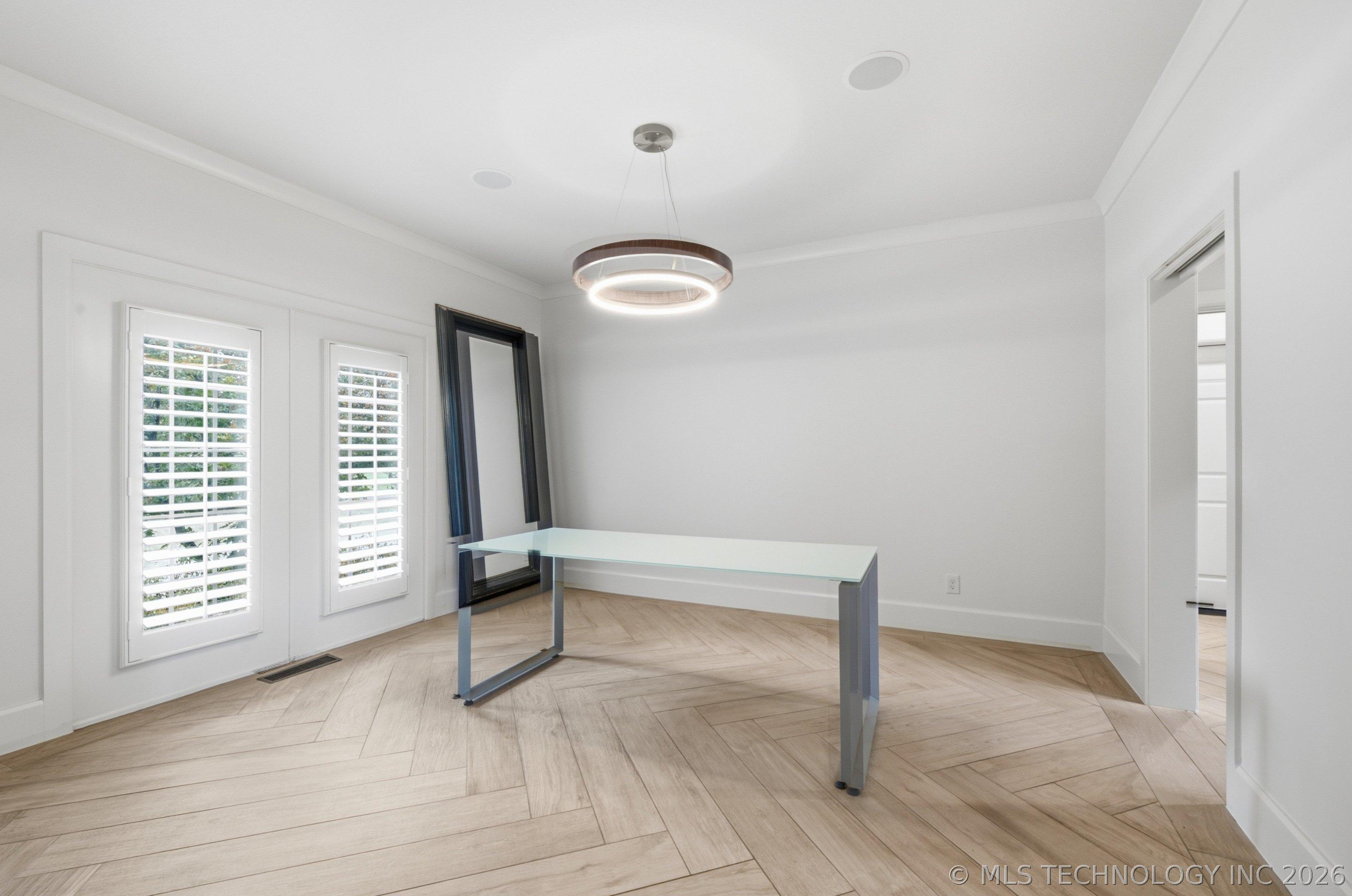 Foxbriar Dr, Tulsa, OK 74132
