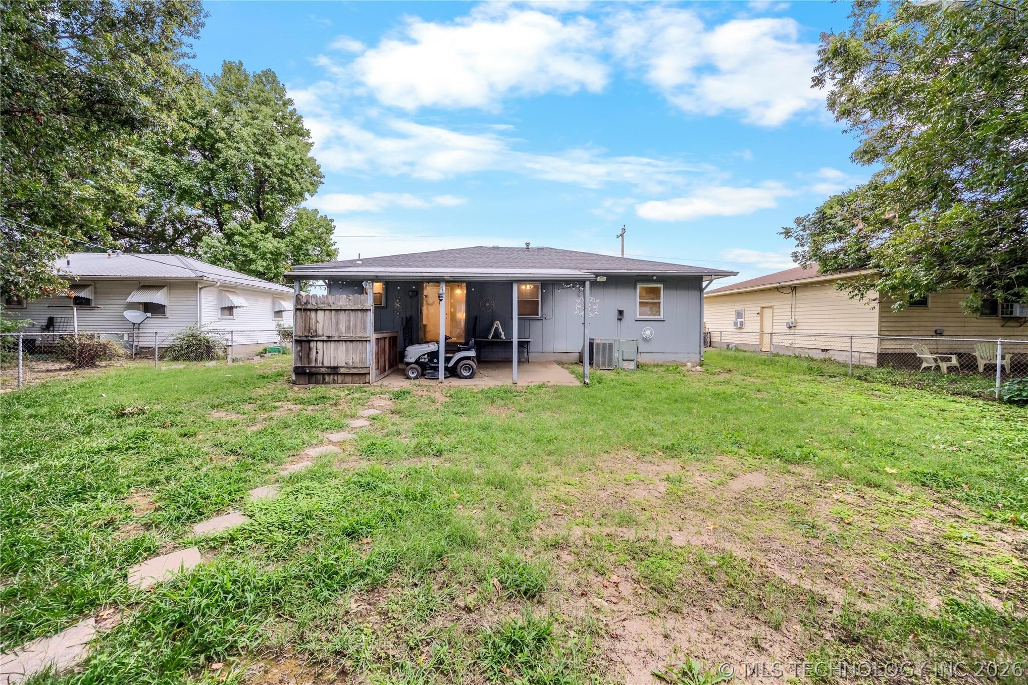 N Adair St, Vinita, OK 74301