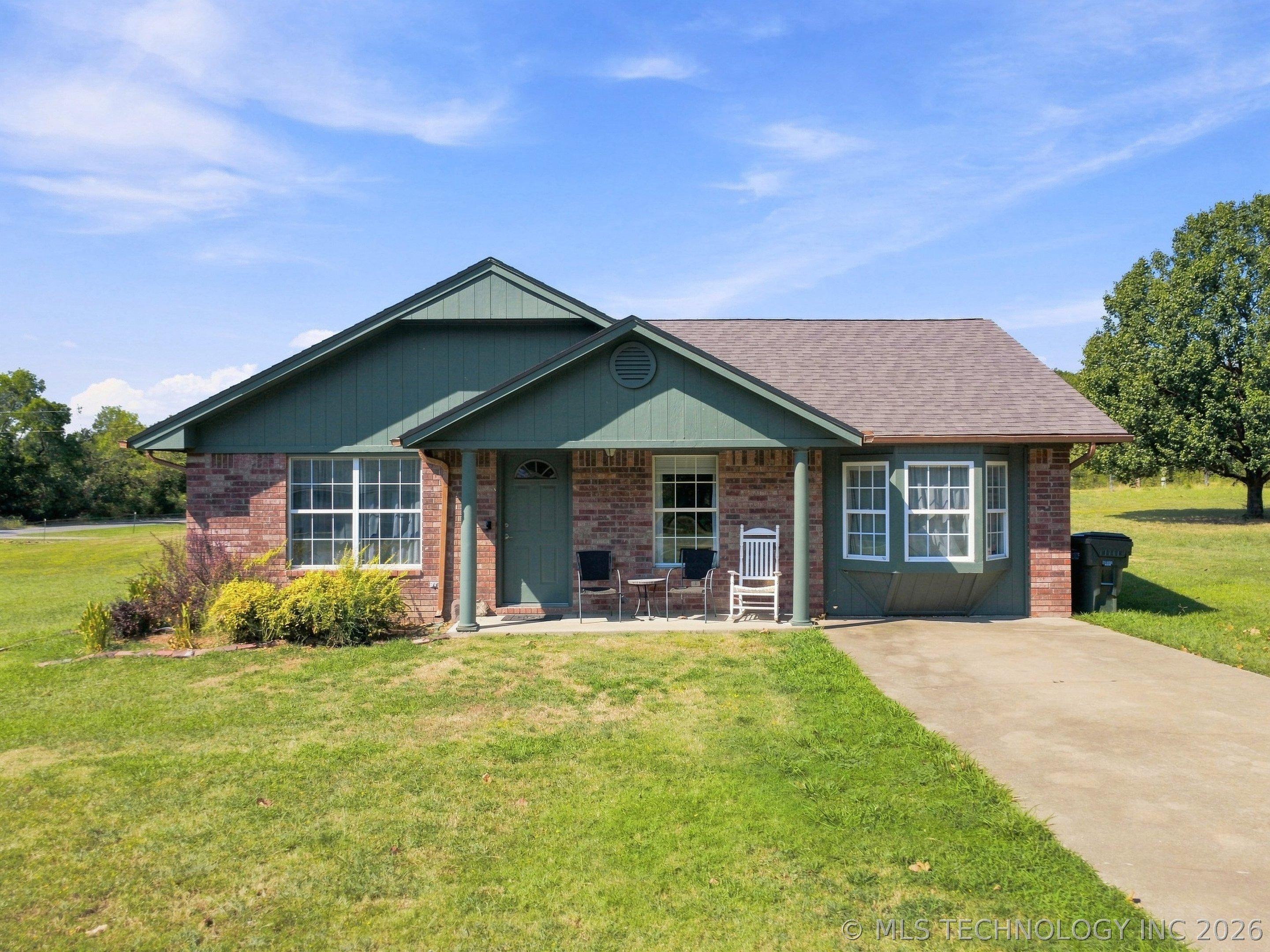 Pine St, Henryetta, OK 74437