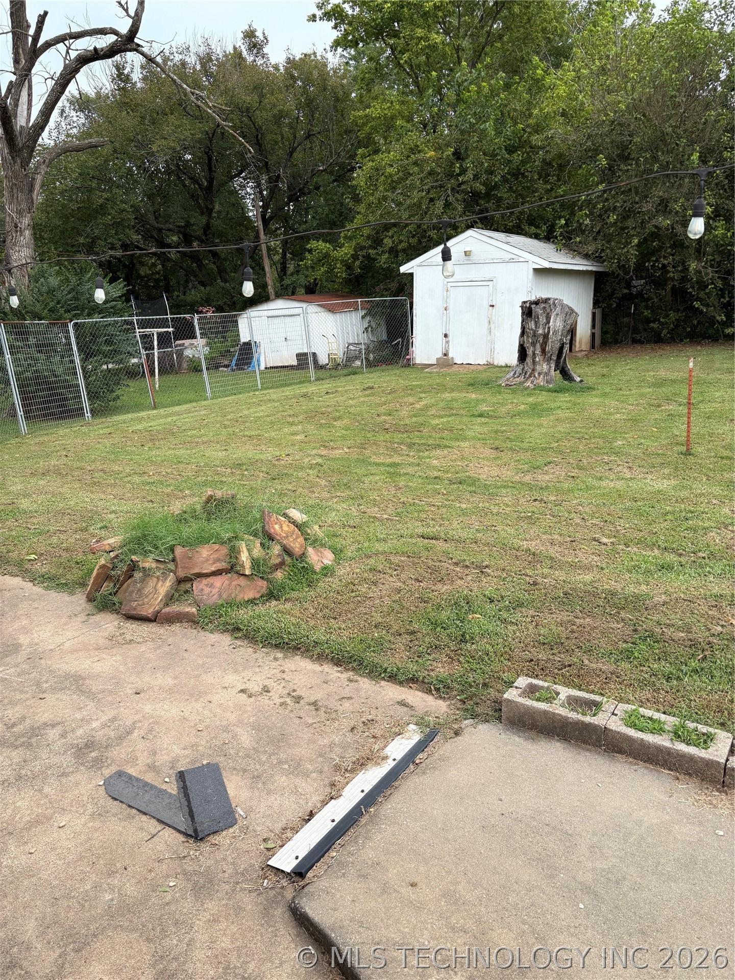 N B St, Yale, OK 74085