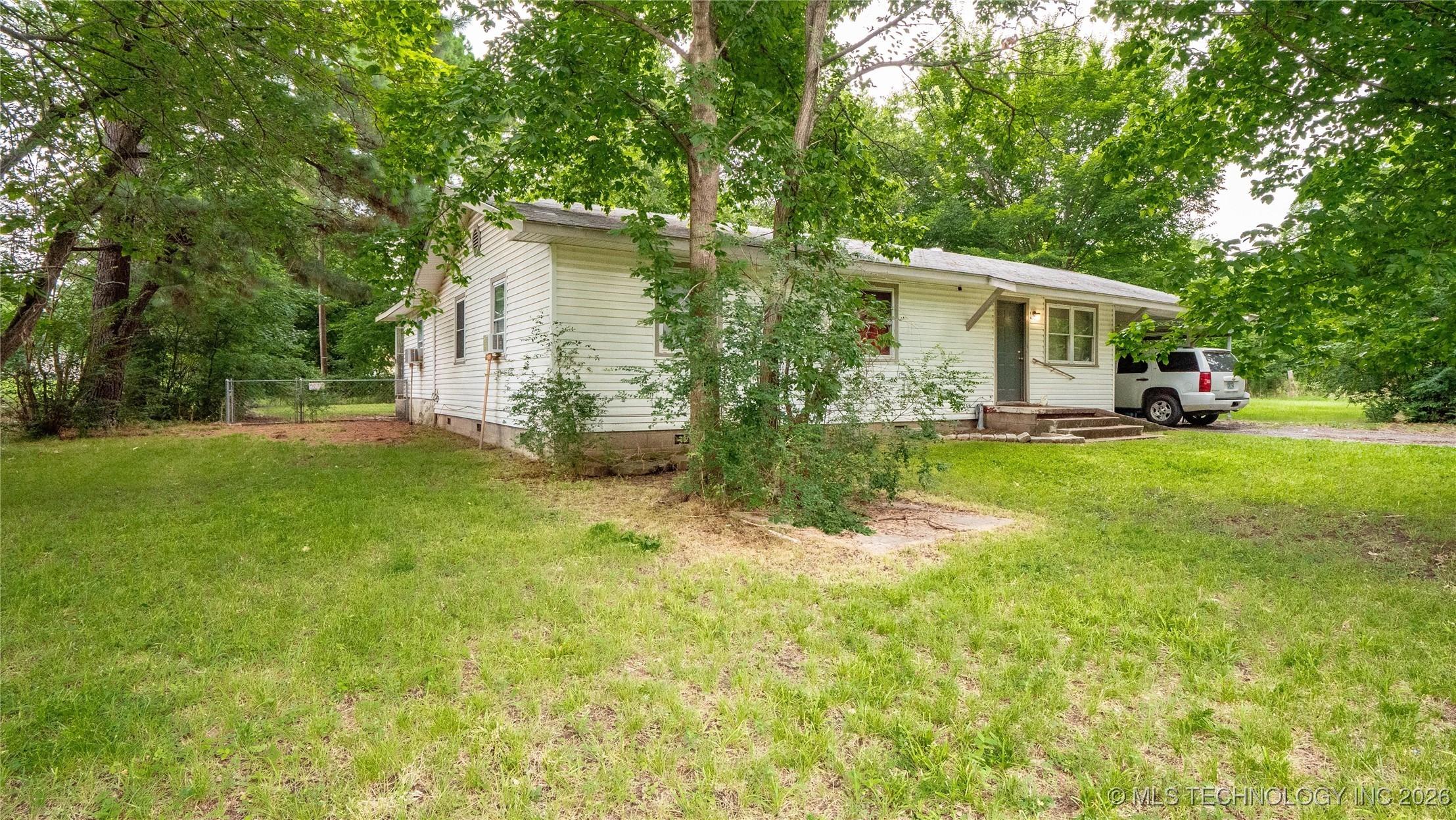 Carbon Ave, Hartshorne, OK 74547