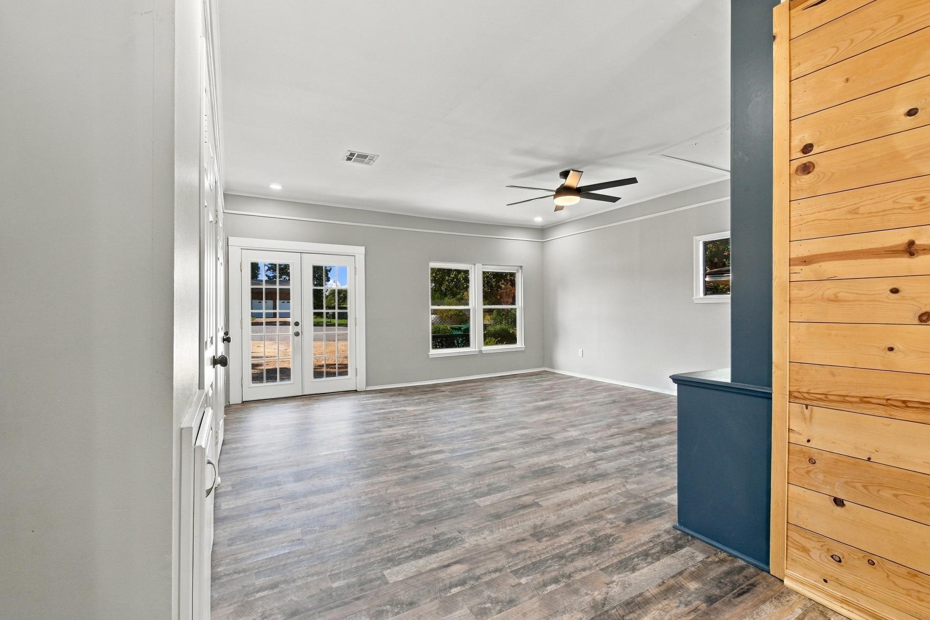 E Saddle Rock Rd, Sand Springs, OK 74063