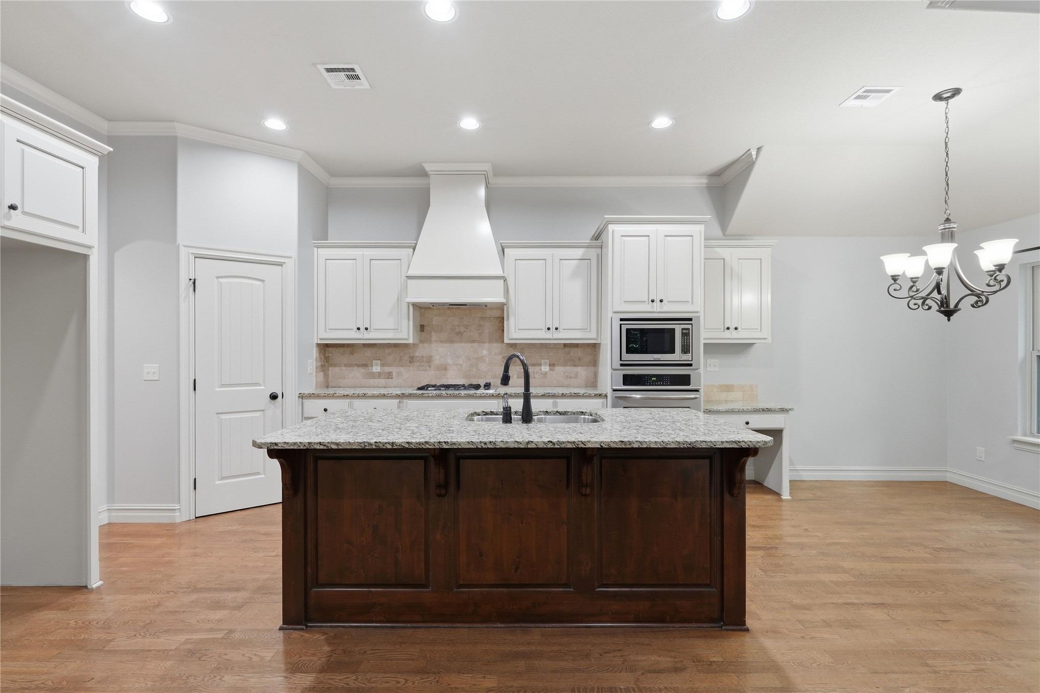 W Edgewater Pl, Broken Arrow, OK 74012
