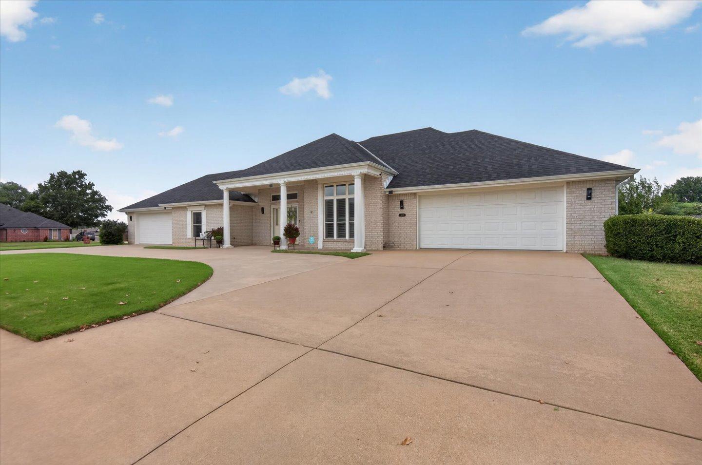 Parkhill Ln, Bartlesville, OK 74006