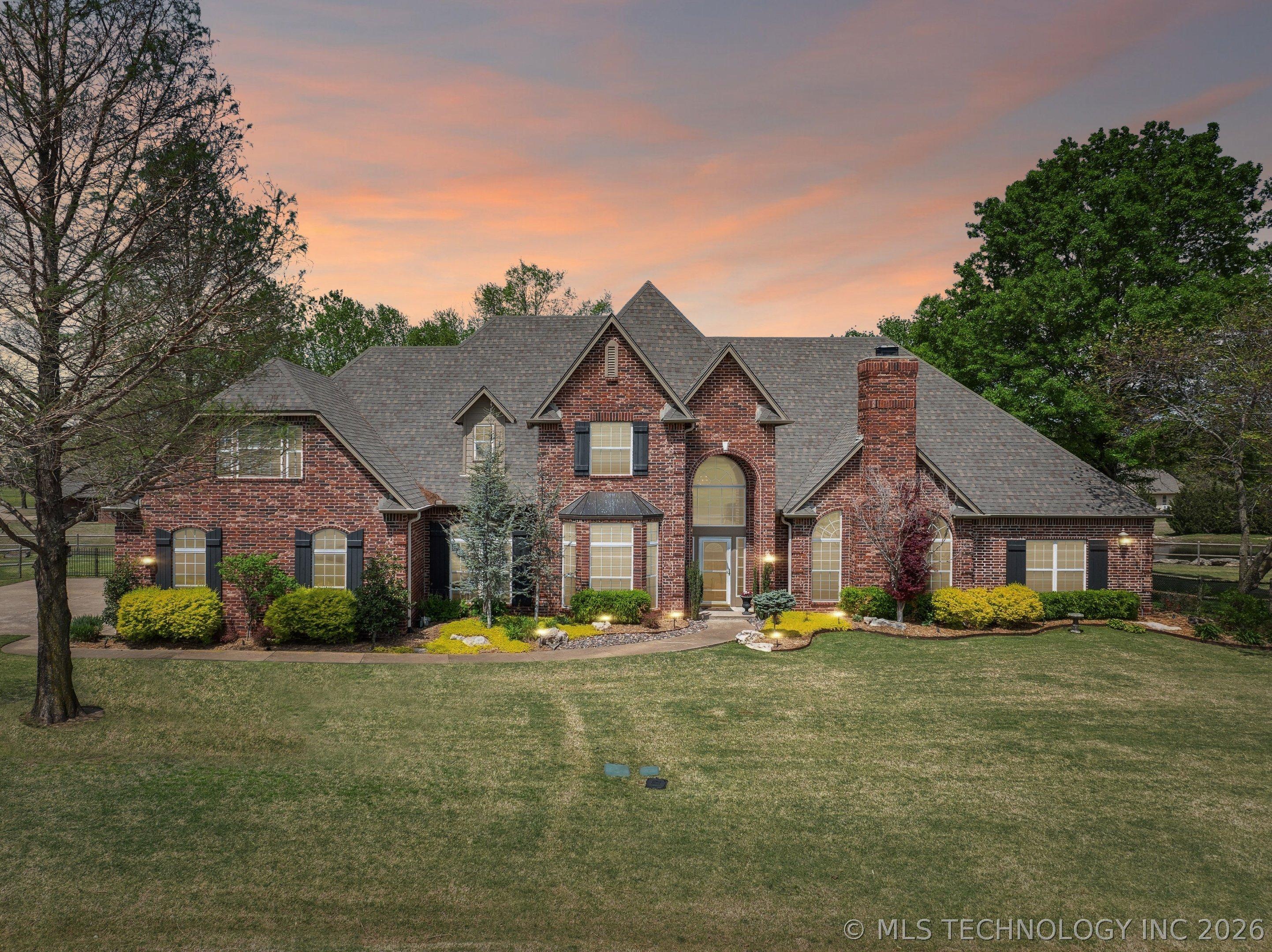 S Meadowview Ct, Claremore, OK 74019