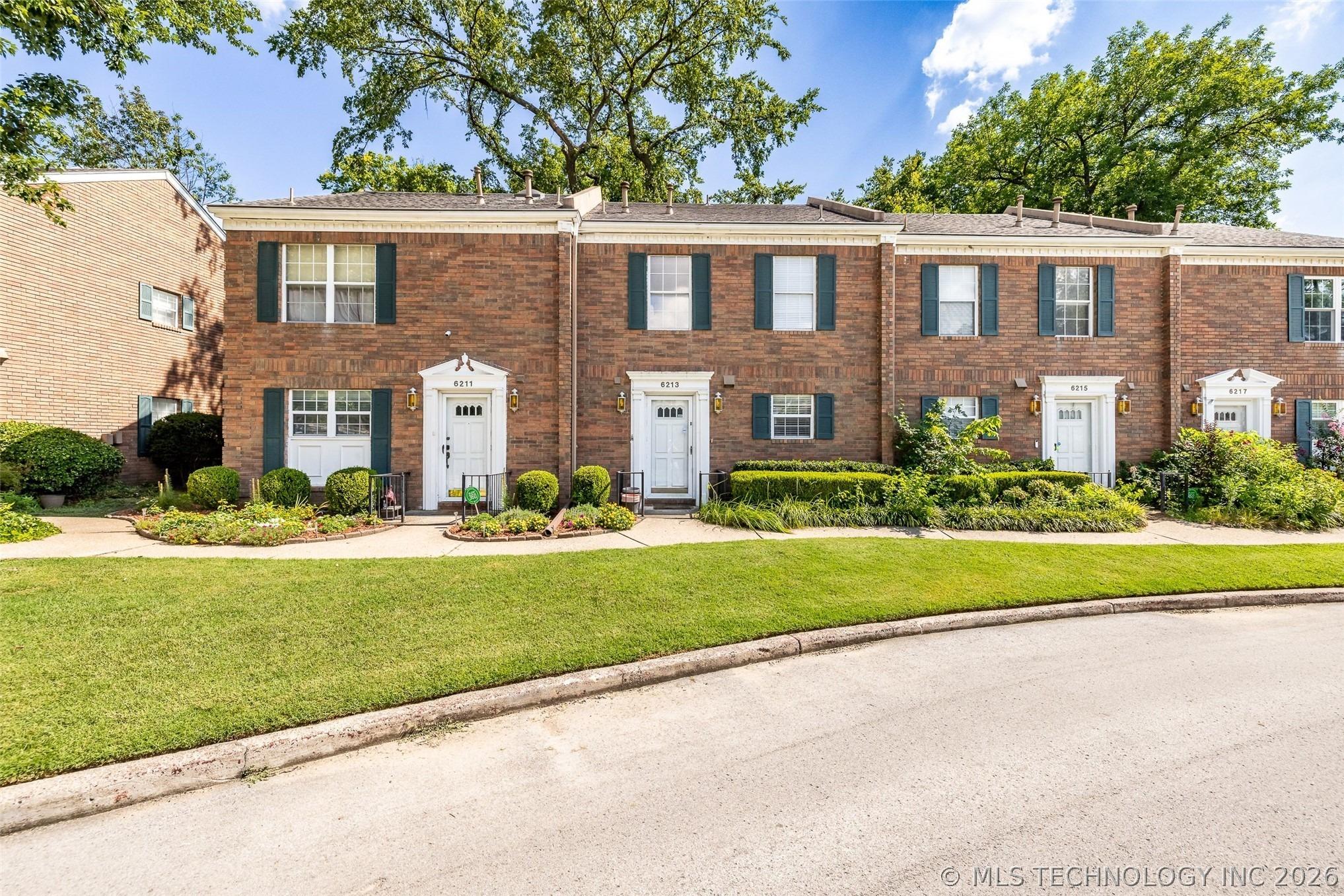 S Yorktown Ave, Tulsa, OK 74136