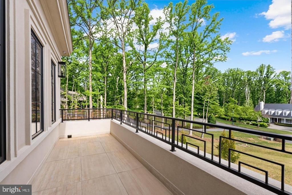 Natelli Woods Ln, Bethesda, MD 20817