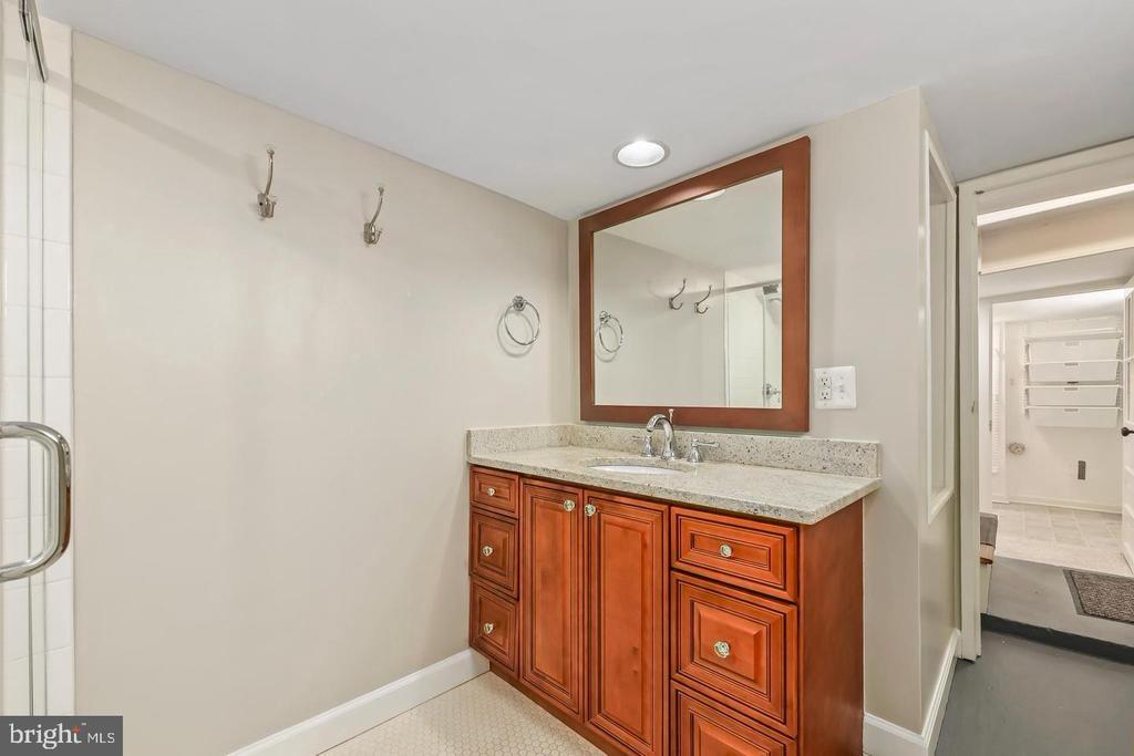 Johnston Pl, Alexandria, VA 22301