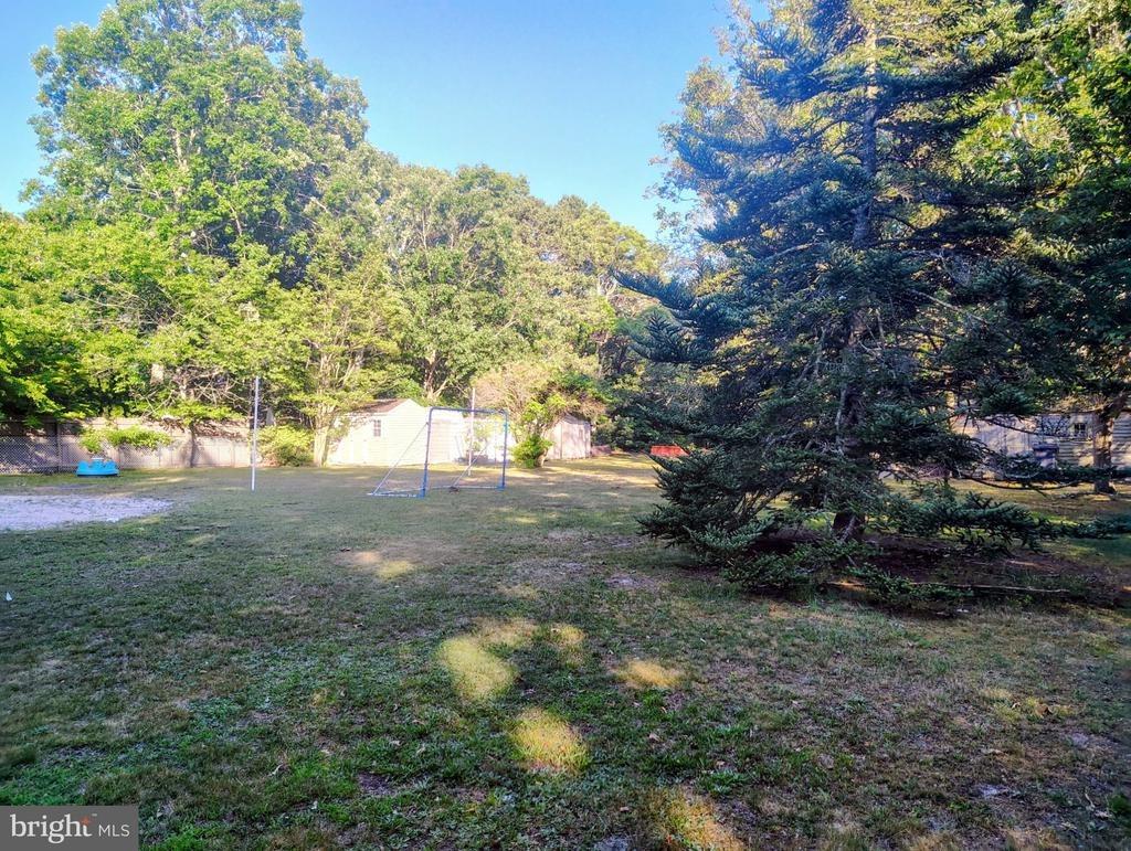 Outboard Ave, Manahawkin, NJ 08050