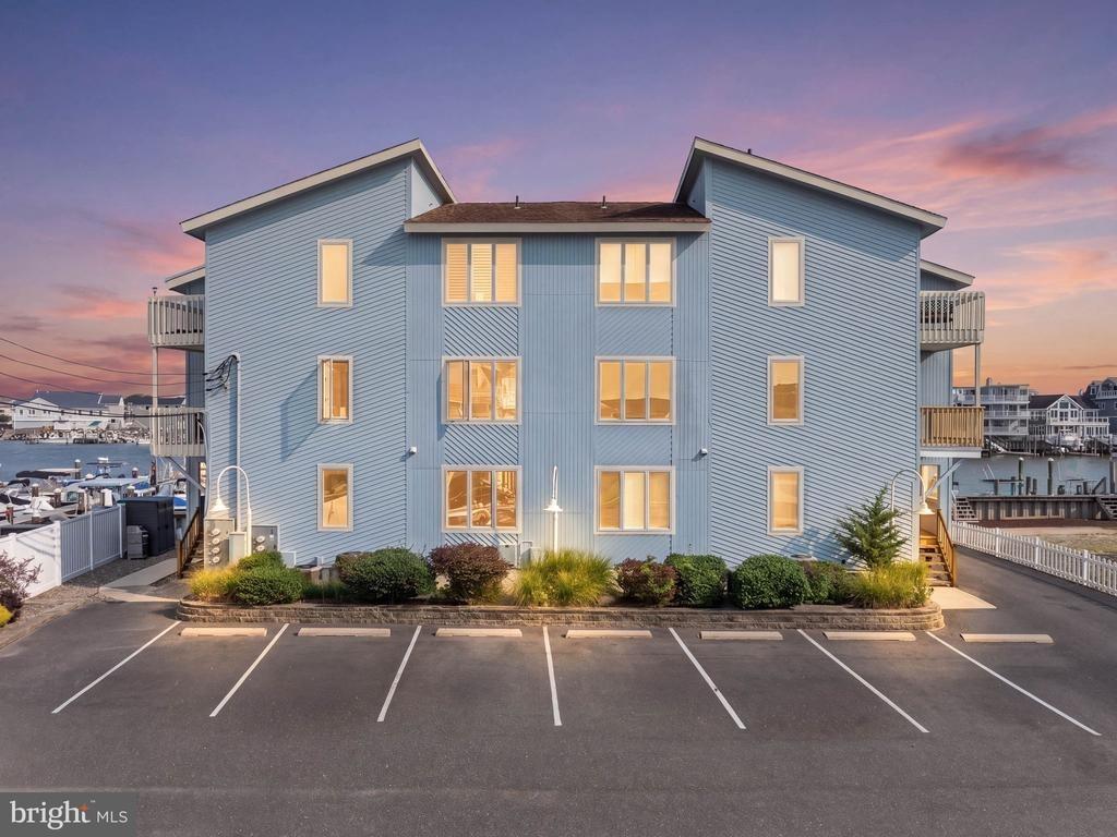 W Shore Dr, Brigantine, NJ 08203