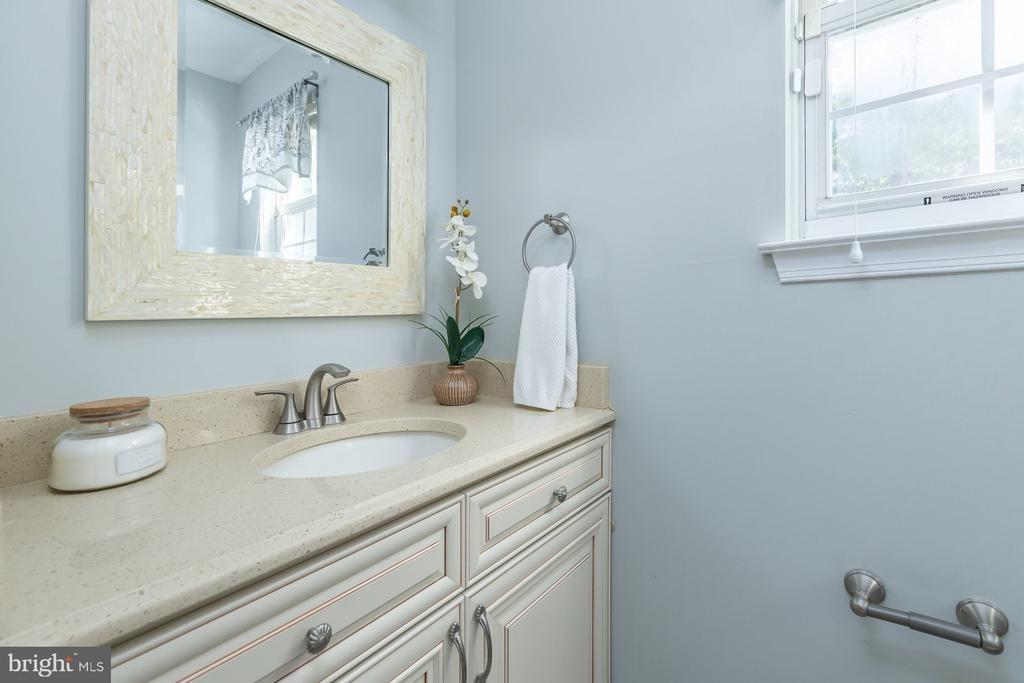Currant Ct, Williamstown, NJ 08094