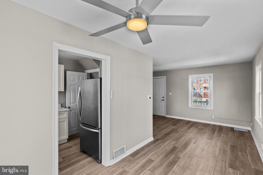 Patrick Henry Dr, Brooklyn, MD 21225
