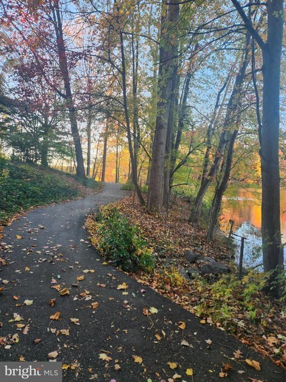 Waterside Dr, Germantown, MD 20874
