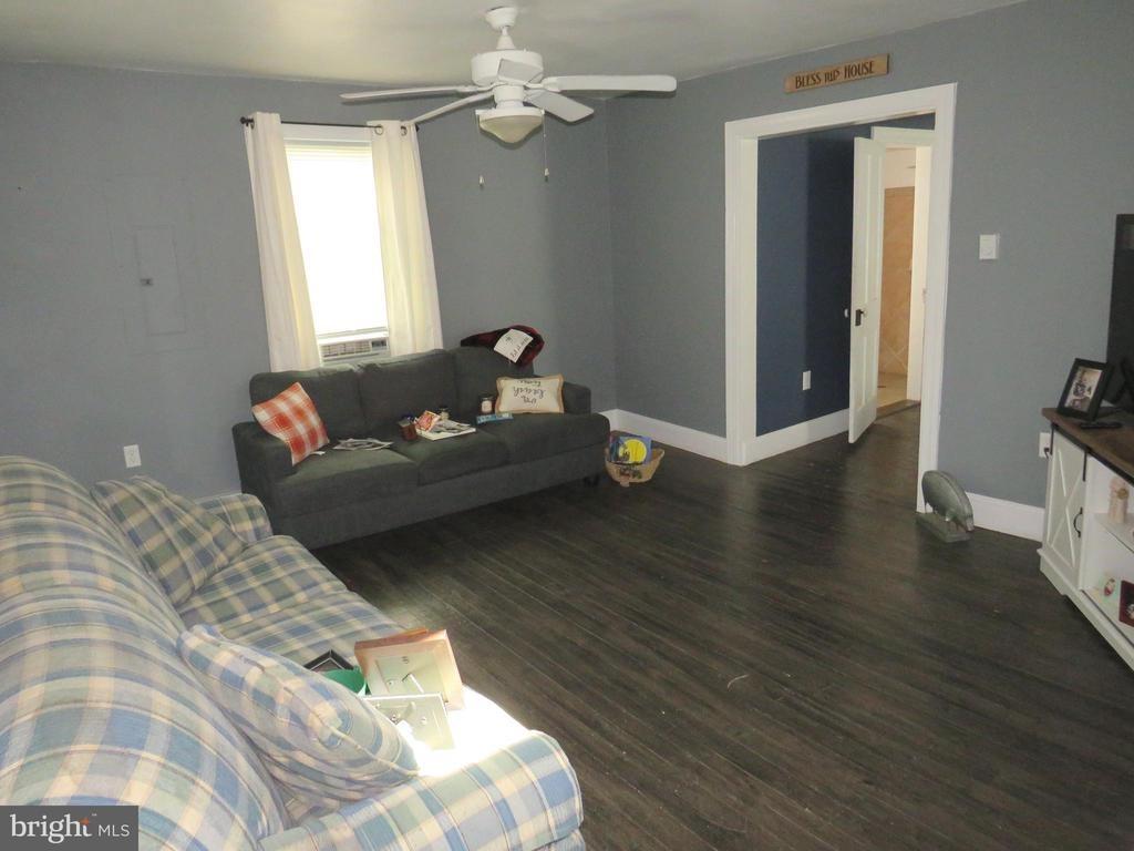 W Chesapeake Ave, Crisfield, MD 21817