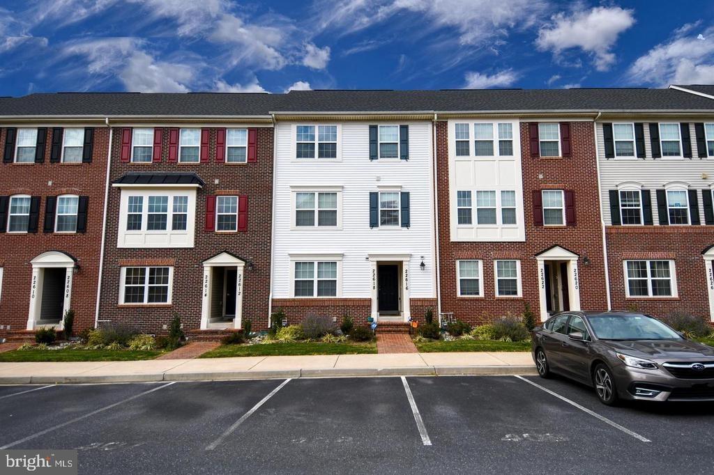Majestic Elm Ct, Clarksburg, MD 20871