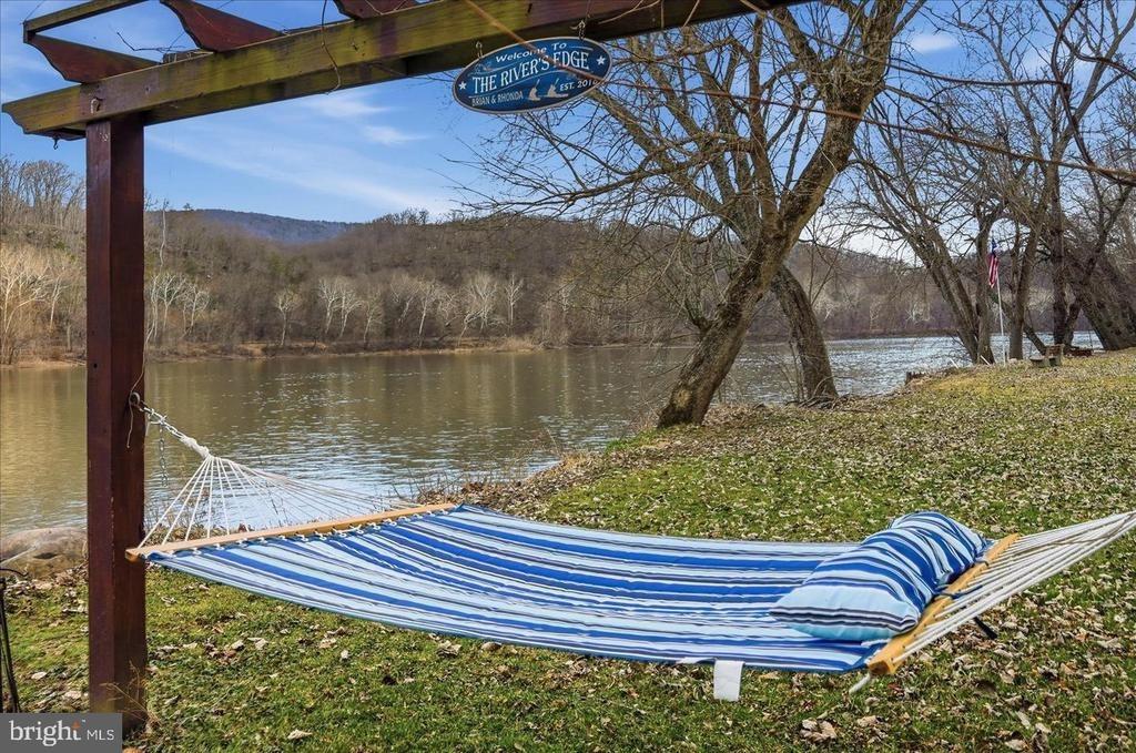 Natalie Ln, Harpers Ferry, WV 25425