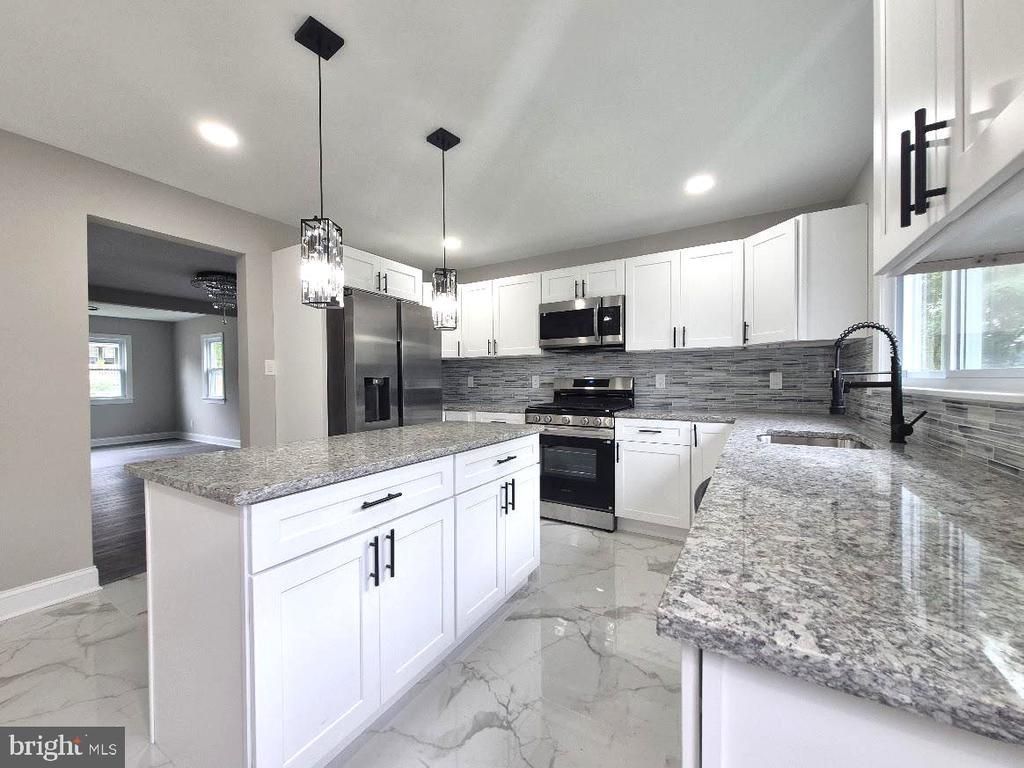 W Park Ave, Lindenwold, NJ 08021