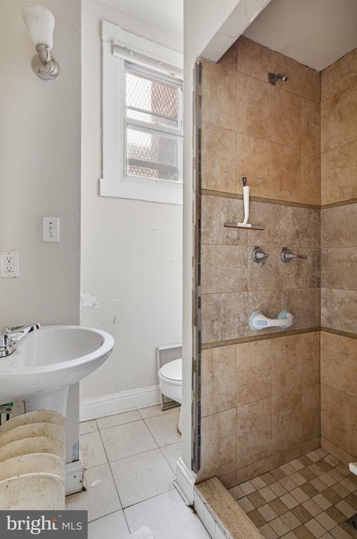 Linden Ave, Baltimore, MD 21217