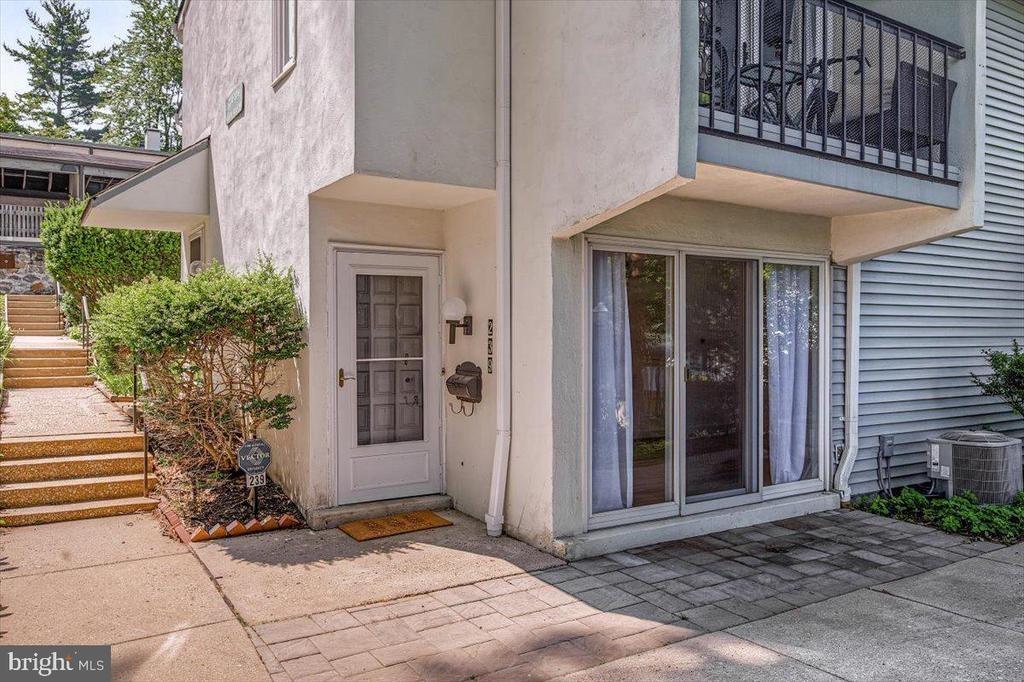 E Chelsea Cir, Newtown Square, PA 19073